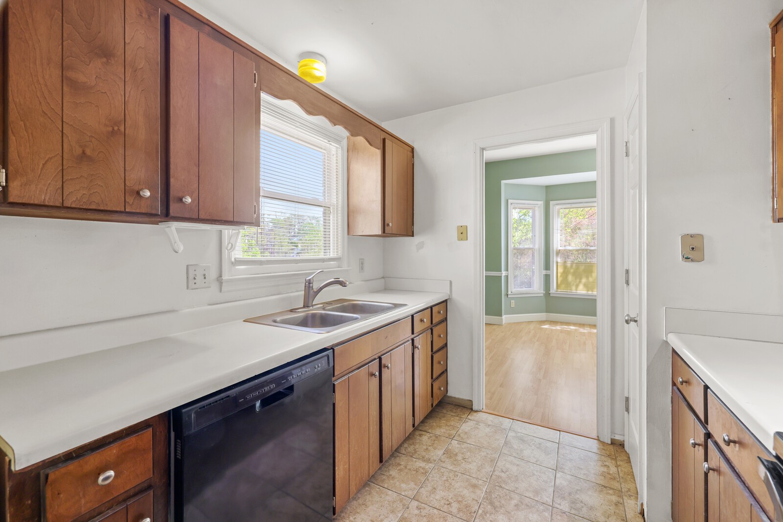 412 Woodsman Ct