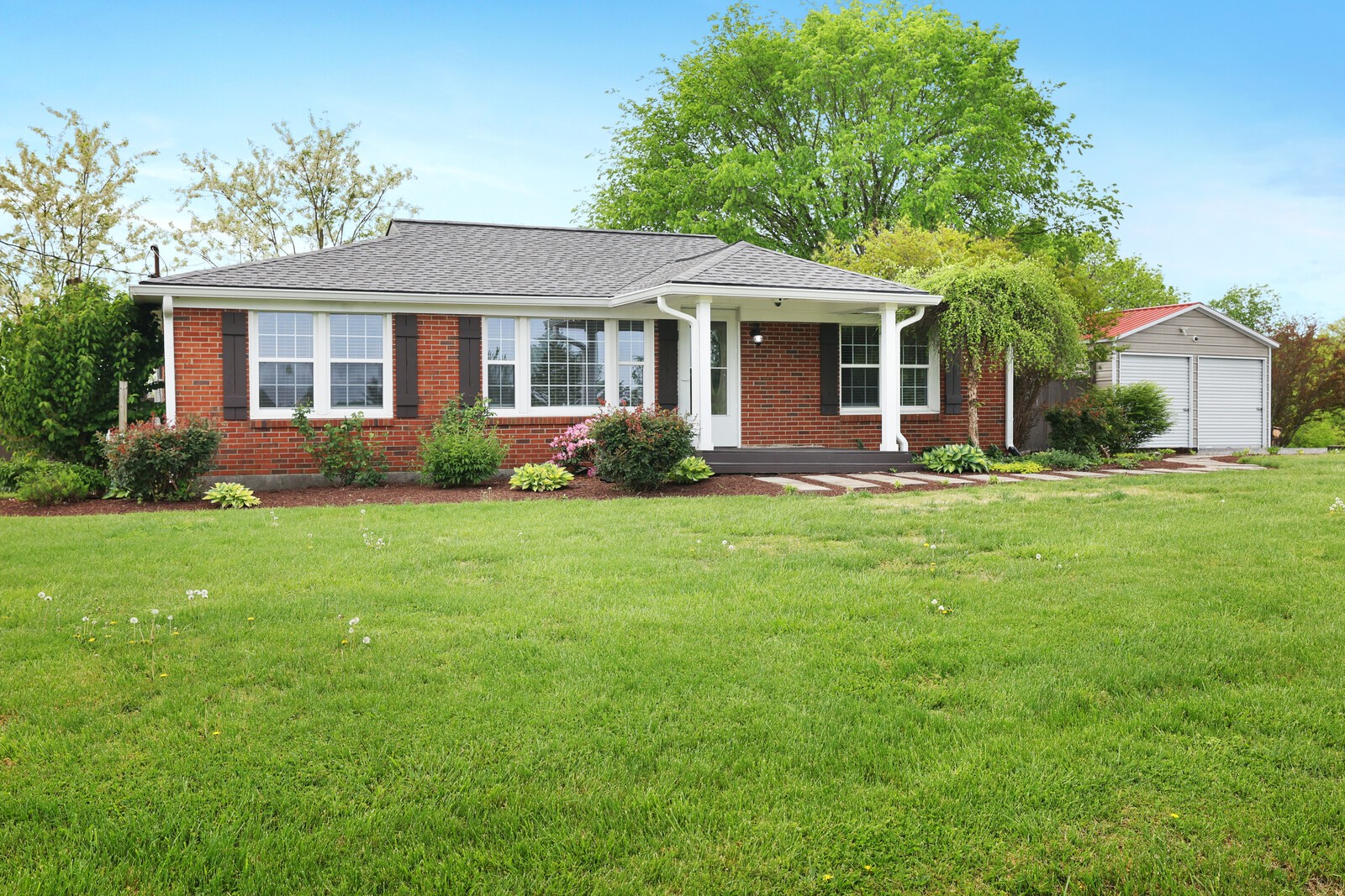 1130 Tracy Rd