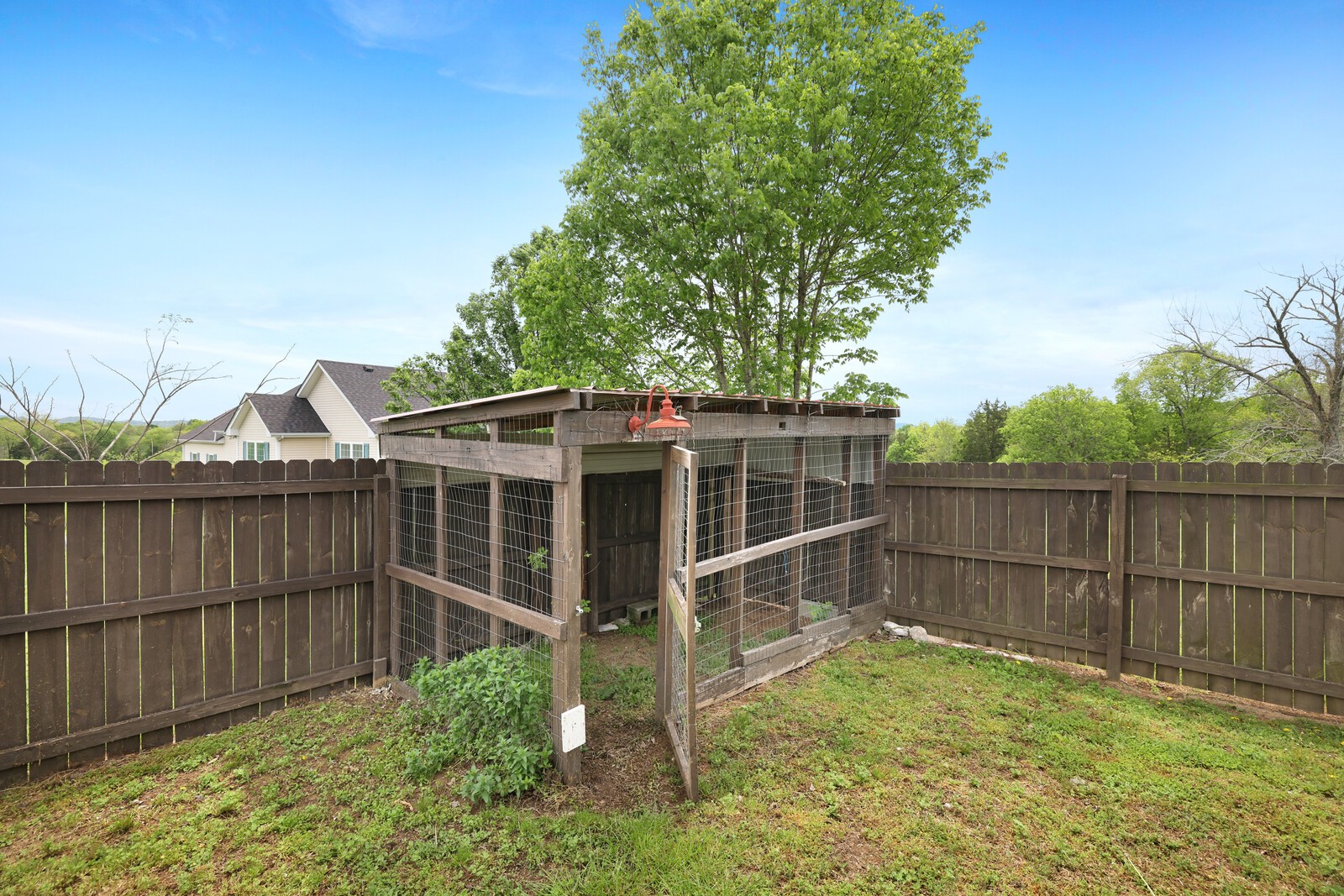 1130 Tracy Rd