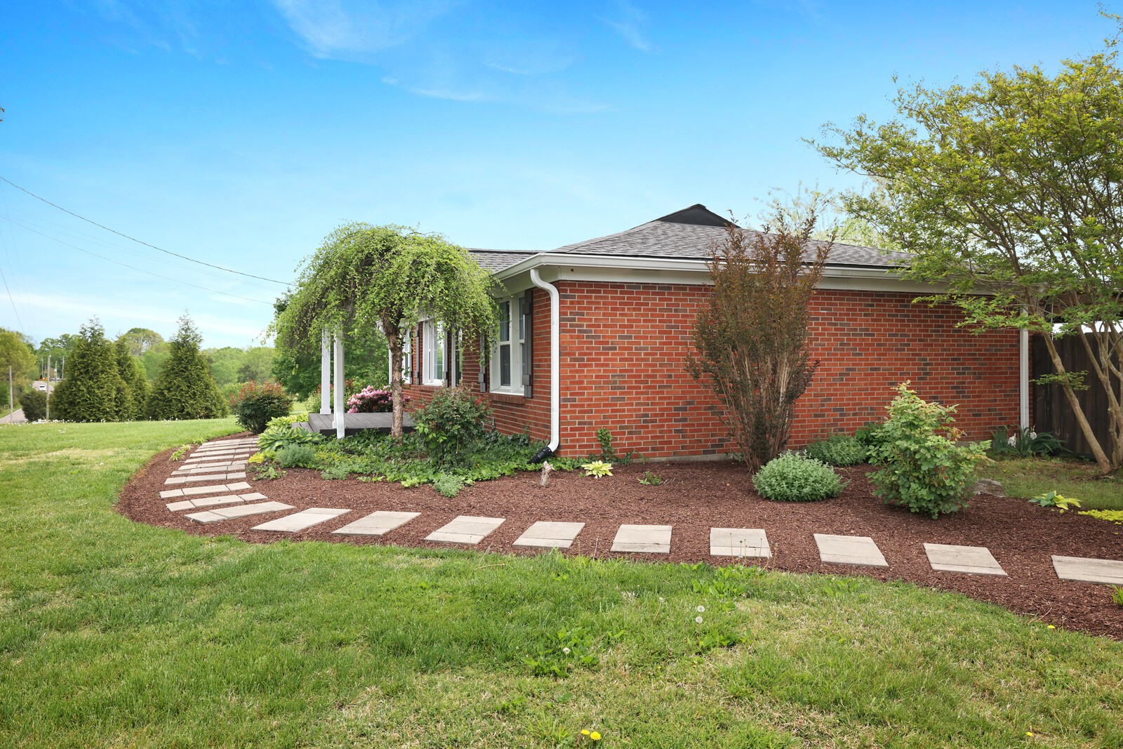1130 Tracy Rd
