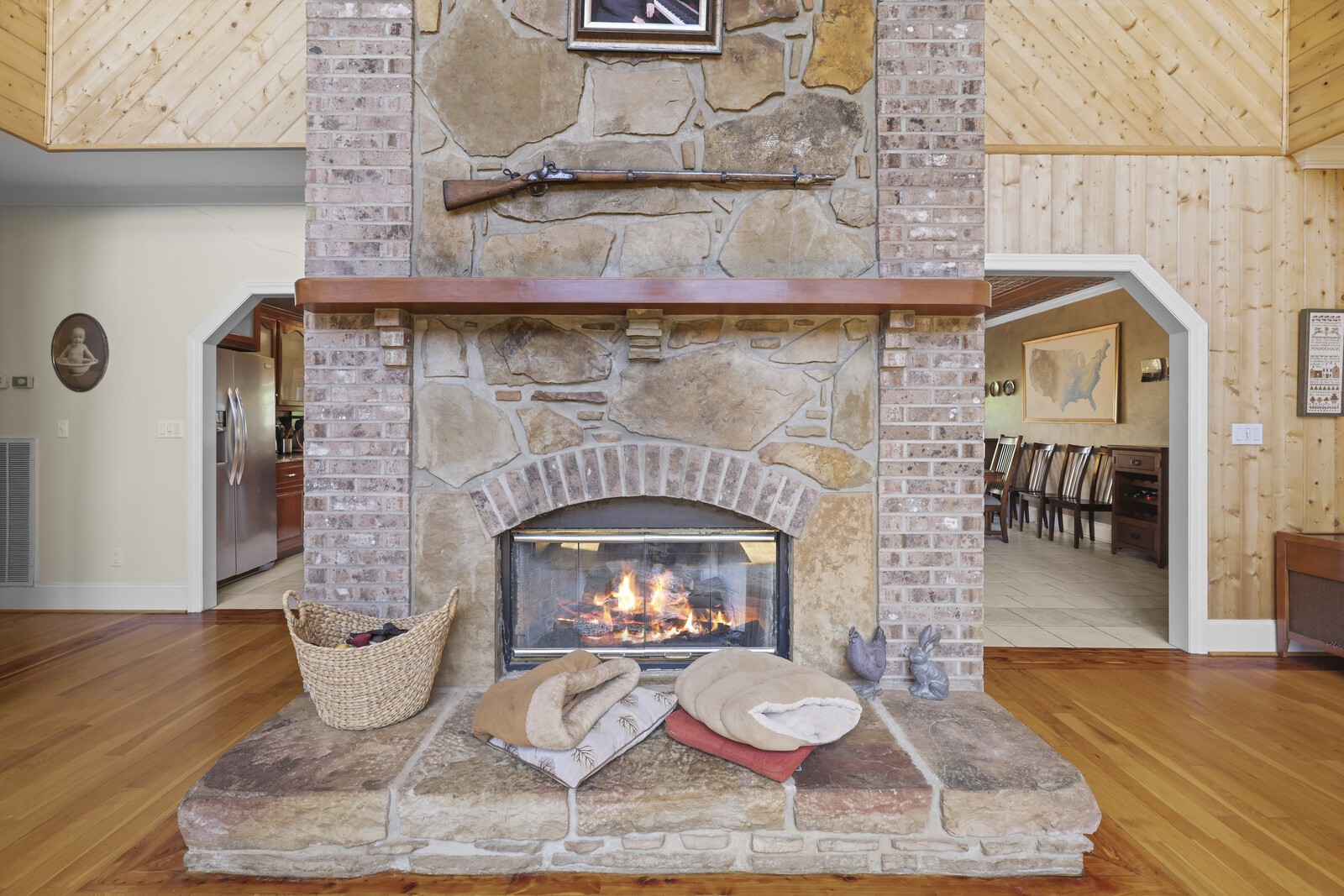 386 Hanging Rock Dr