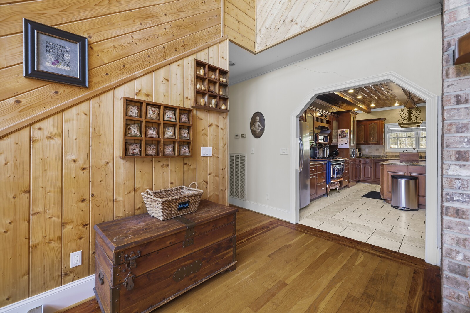386 Hanging Rock Dr