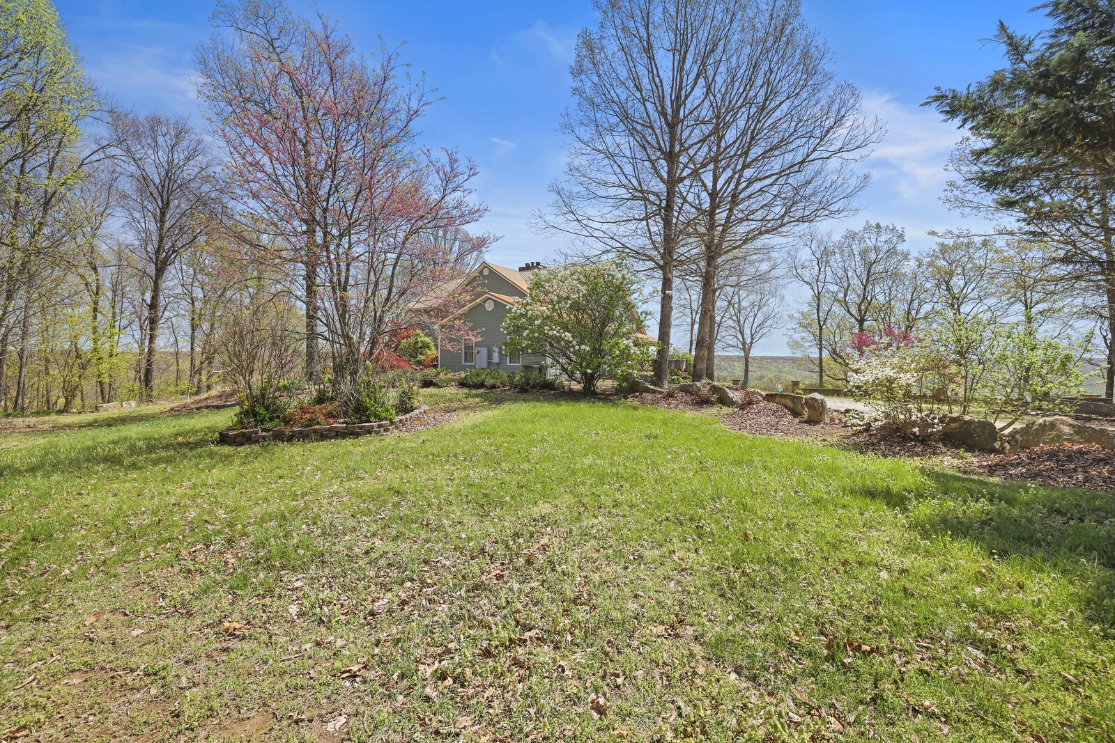 386 Hanging Rock Dr