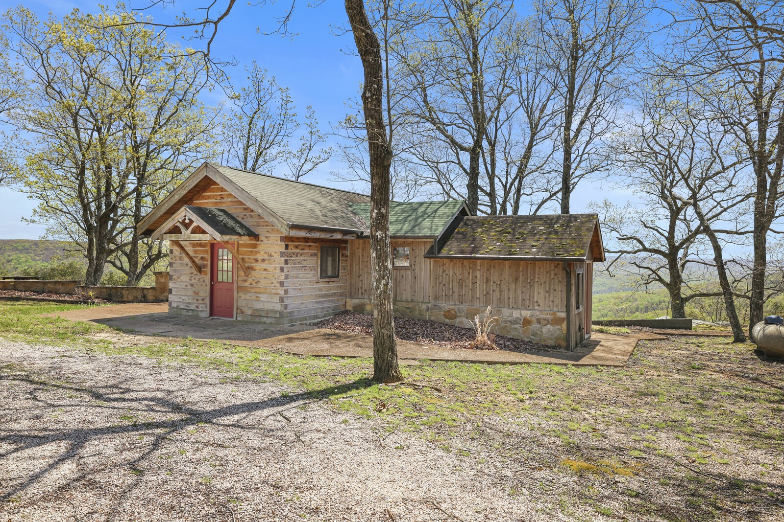 386 Hanging Rock Dr