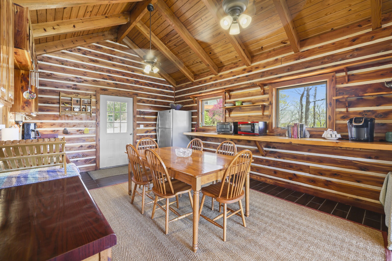 386 Hanging Rock Dr