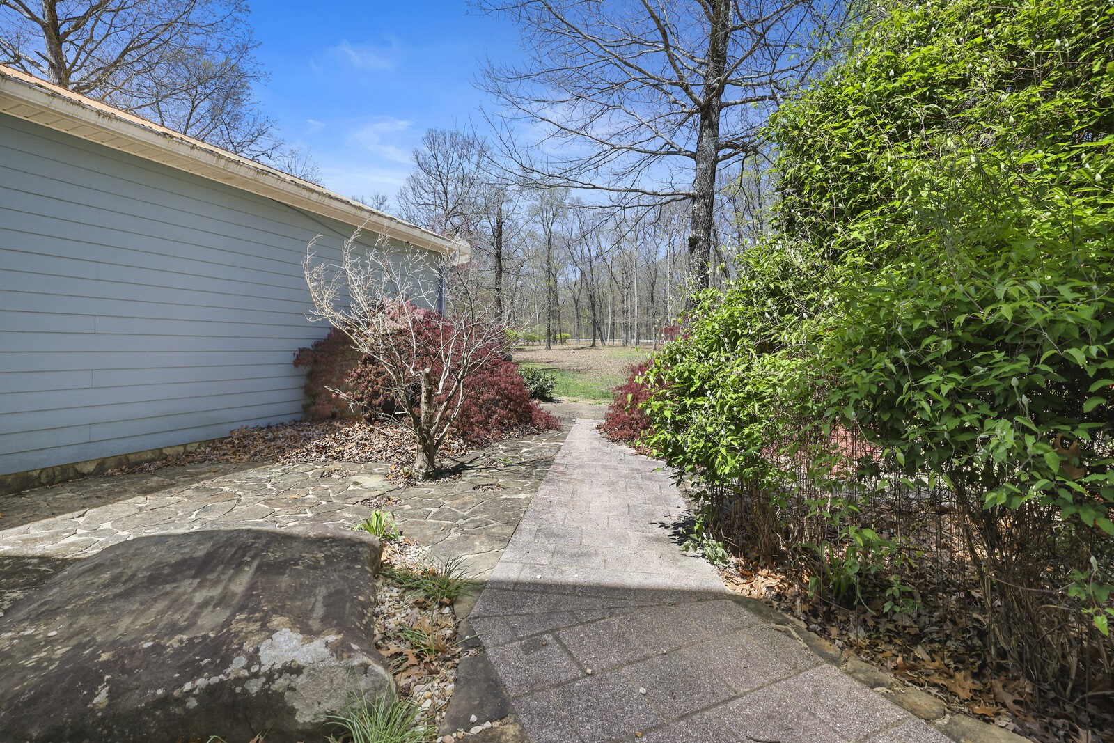 386 Hanging Rock Dr