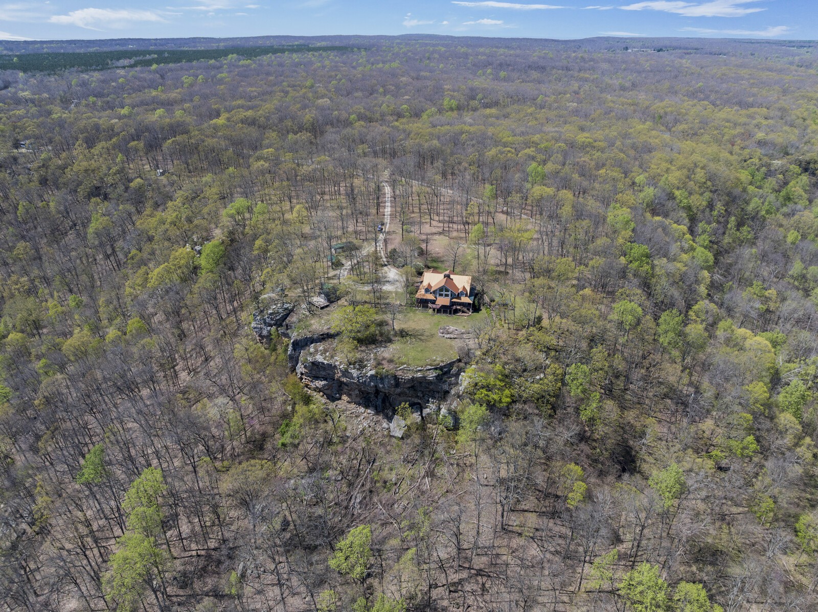 386 Hanging Rock Dr
