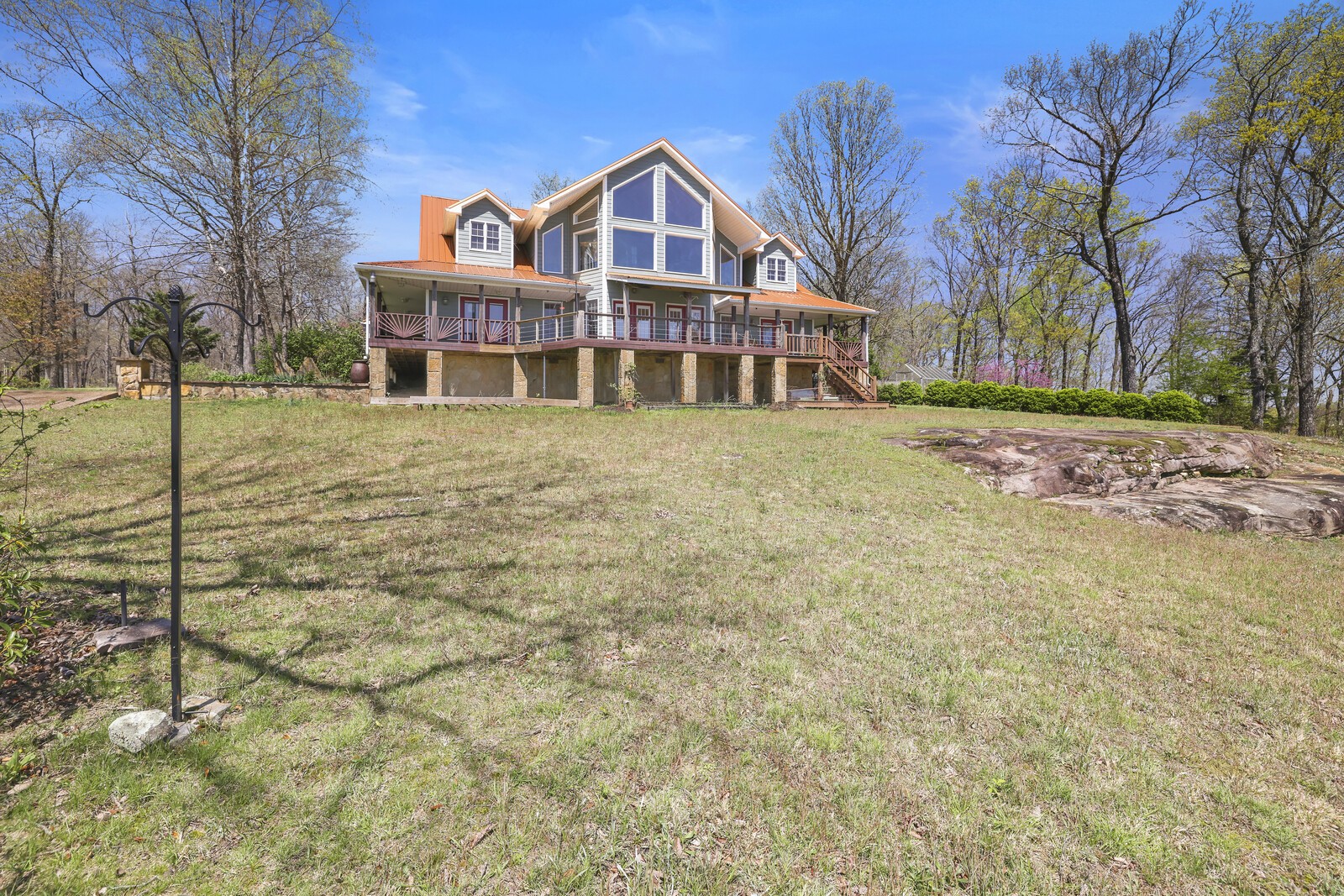 386 Hanging Rock Dr