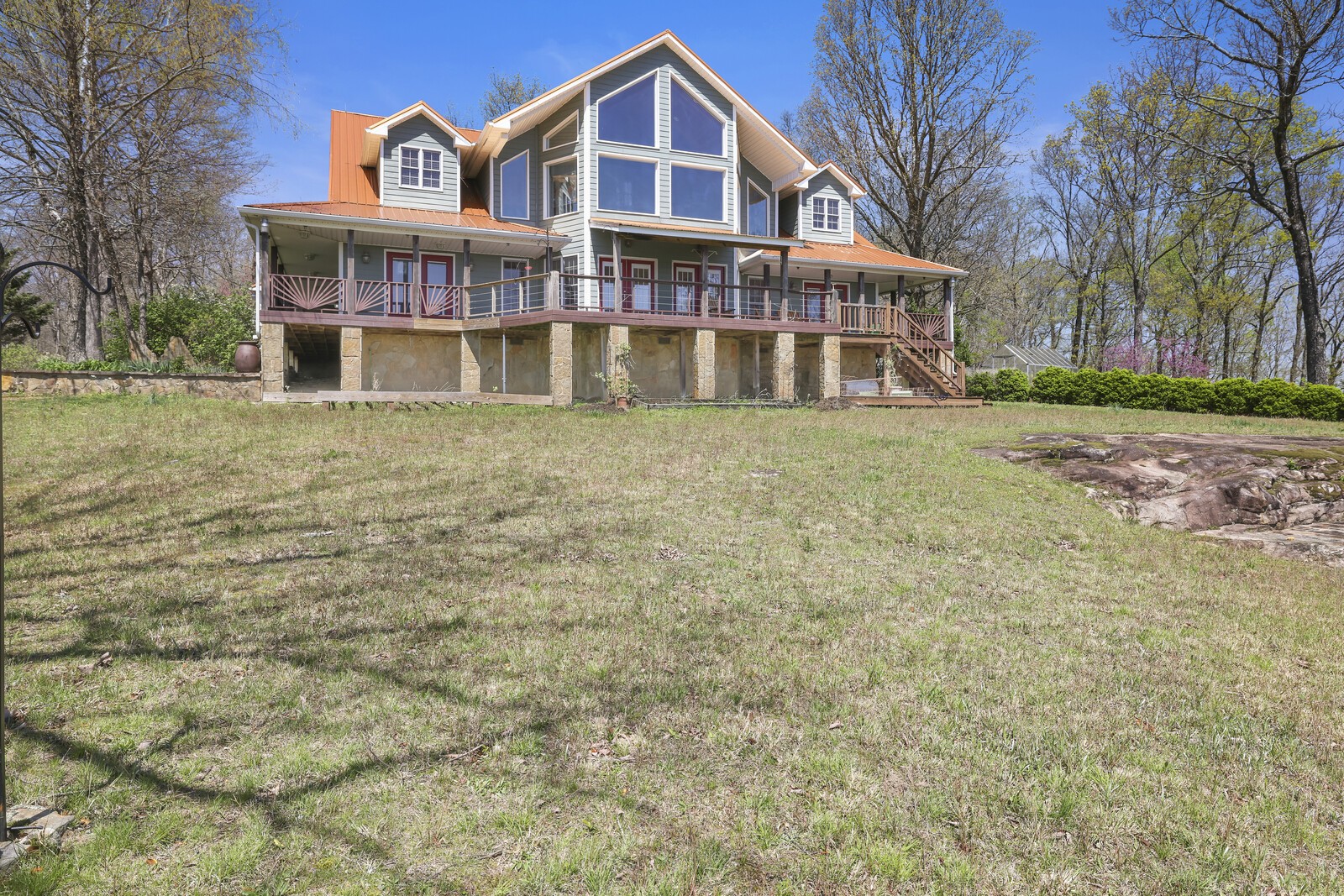 386 Hanging Rock Dr