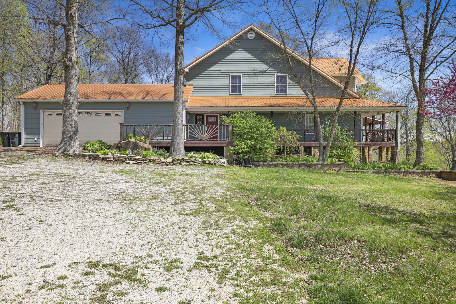 386 Hanging Rock Dr