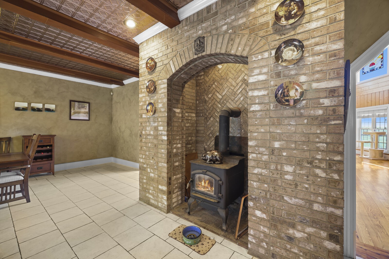 386 Hanging Rock Dr