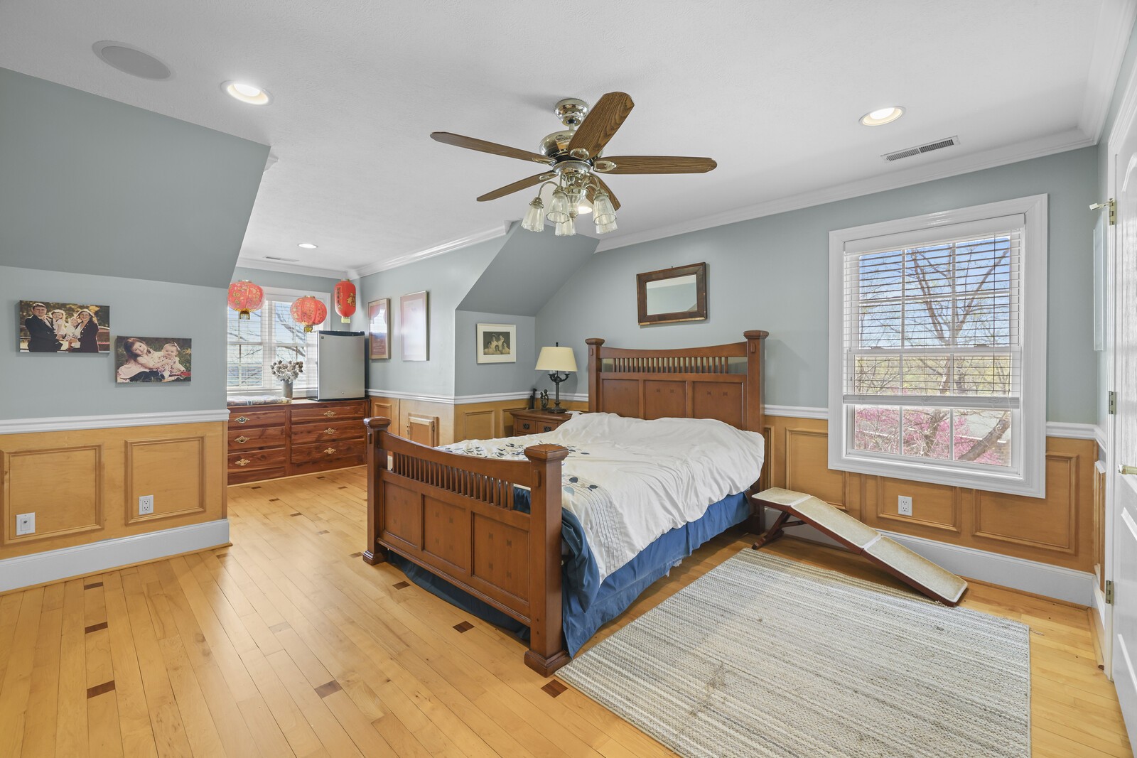 386 Hanging Rock Dr