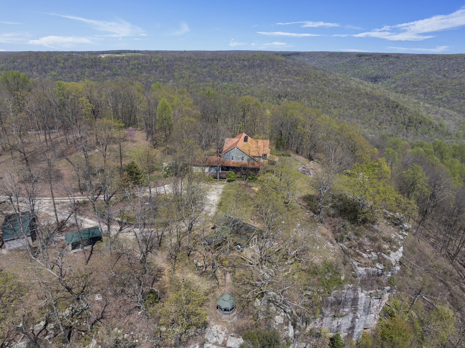 386 Hanging Rock Dr
