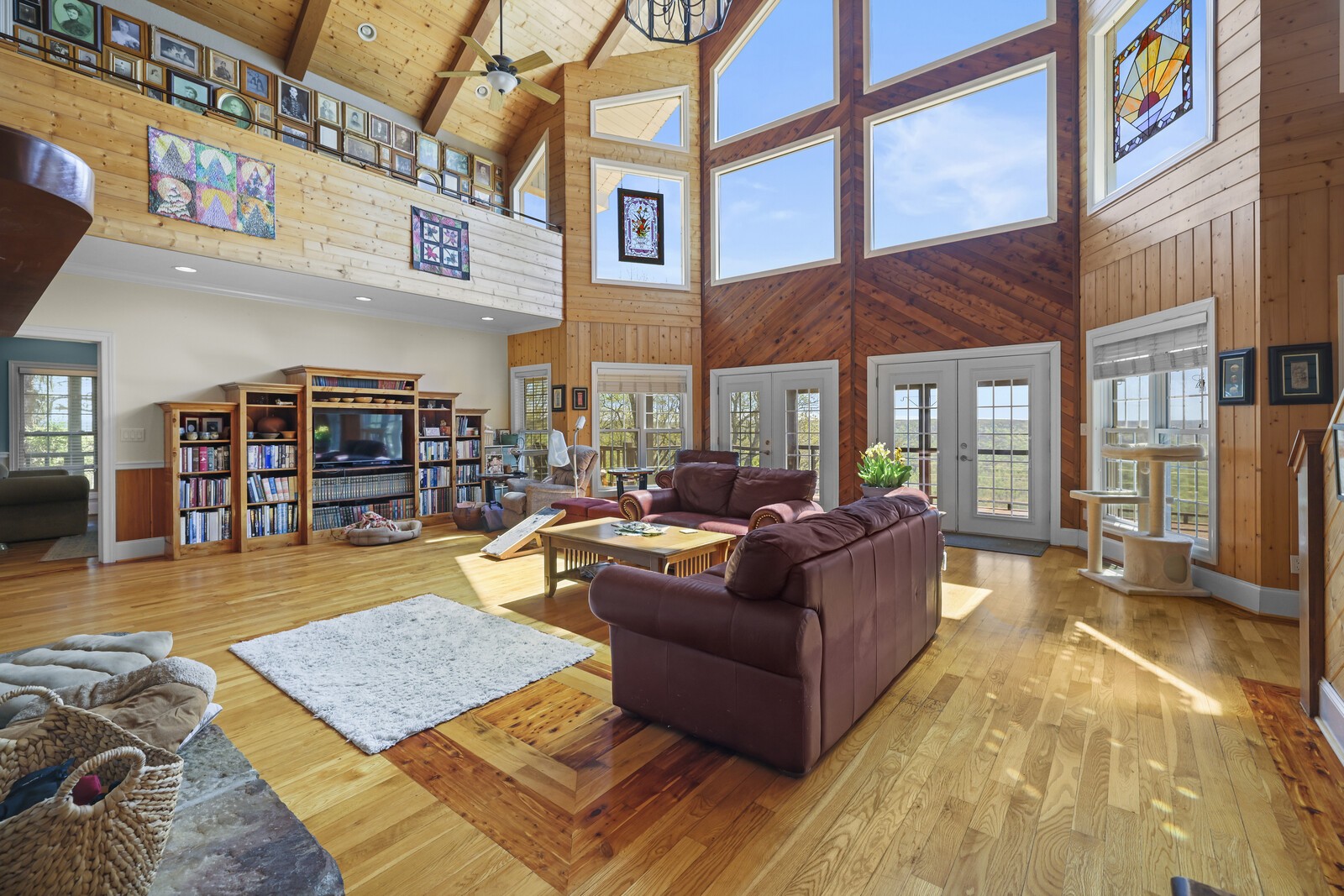 386 Hanging Rock Dr