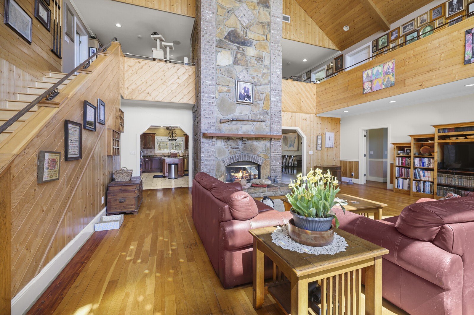 386 Hanging Rock Dr
