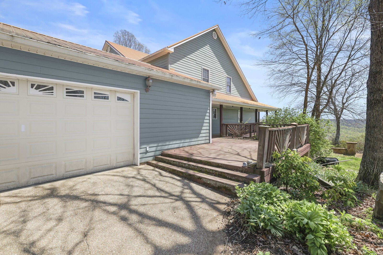 386 Hanging Rock Dr