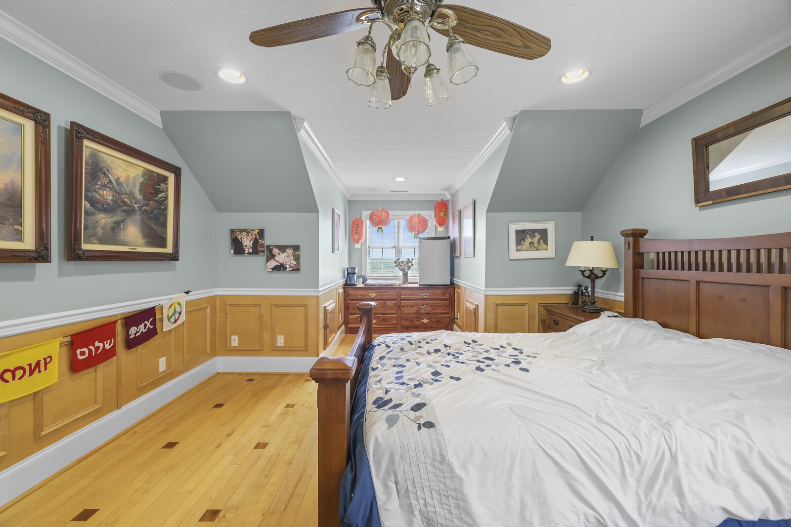 386 Hanging Rock Dr