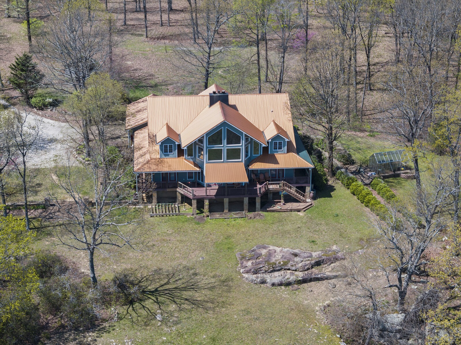 386 Hanging Rock Dr