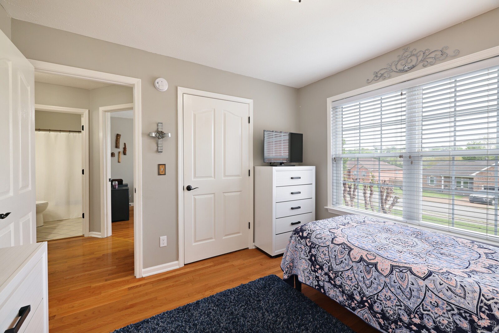 4013 Claude Dr