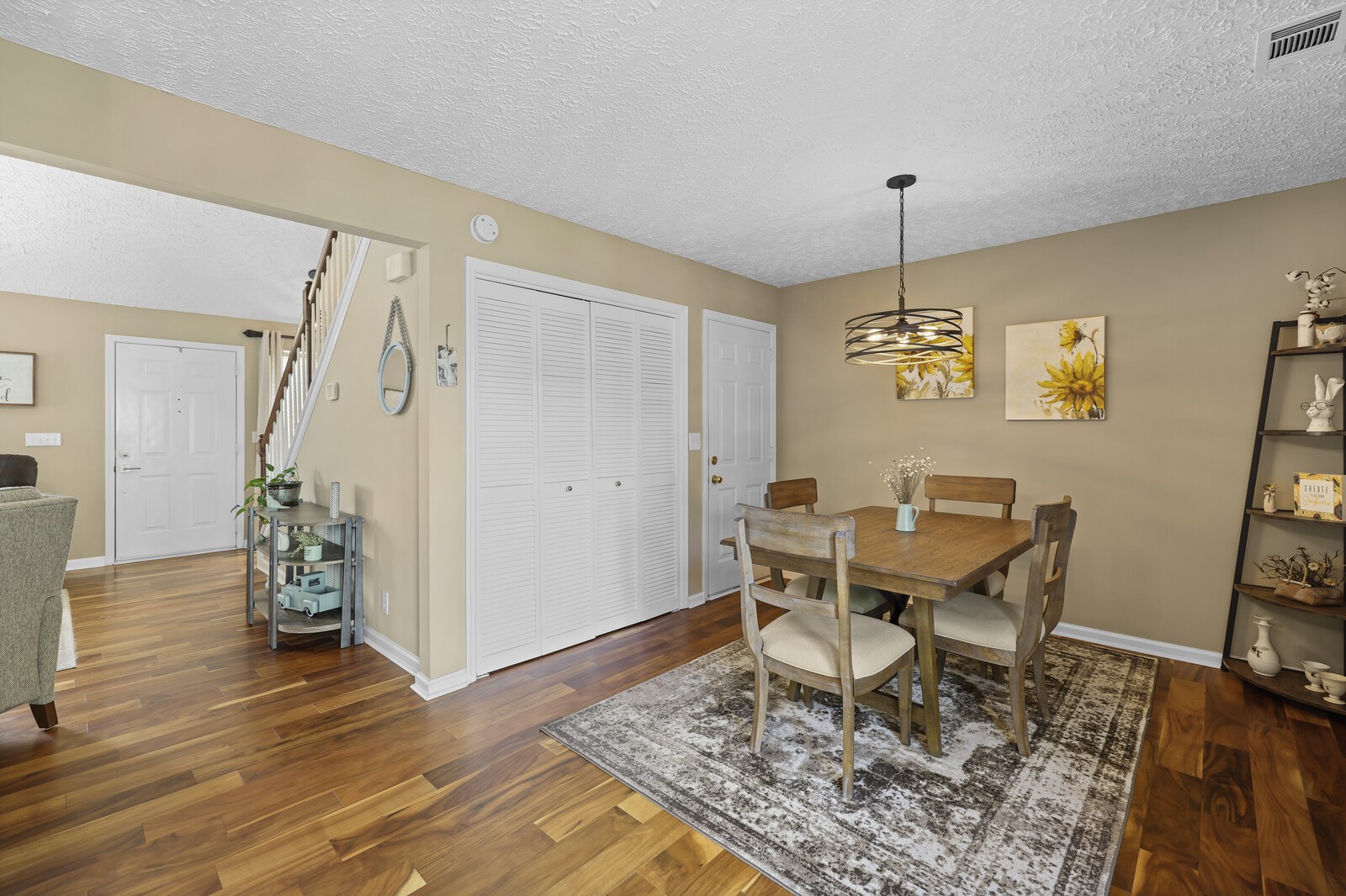 504 Kendall Ct