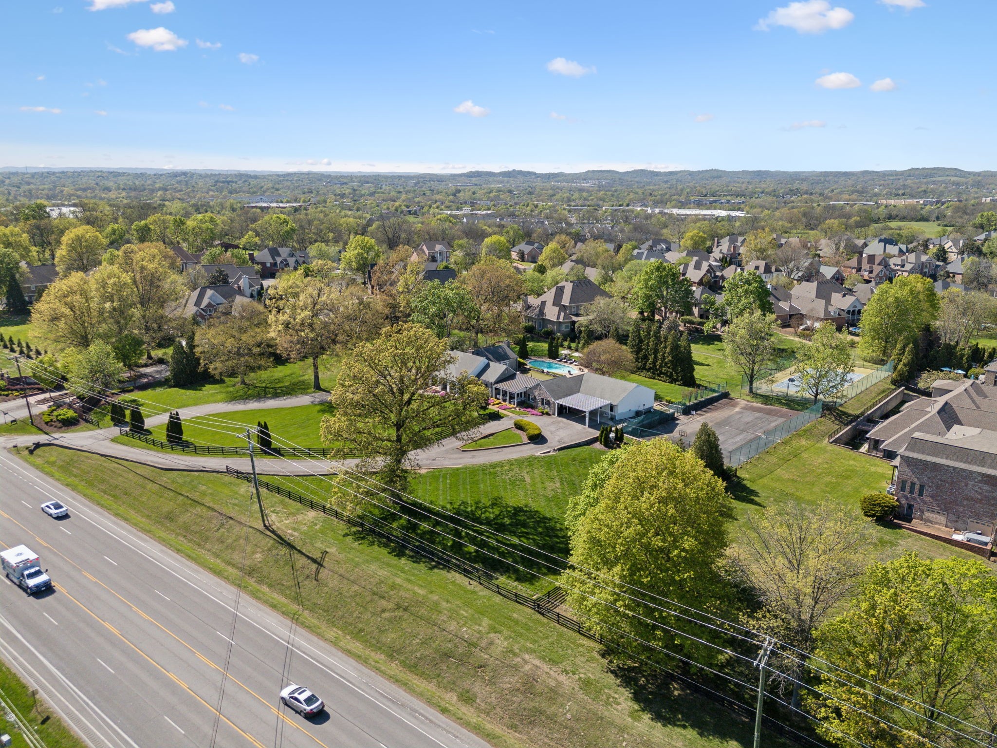440 E Main St