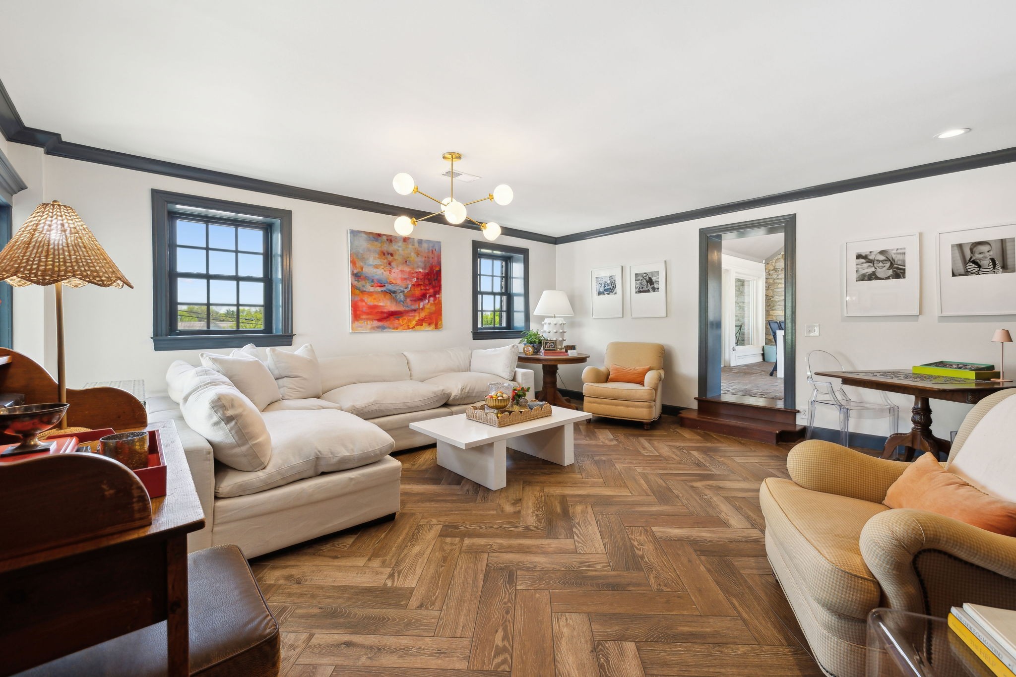 440 E Main St