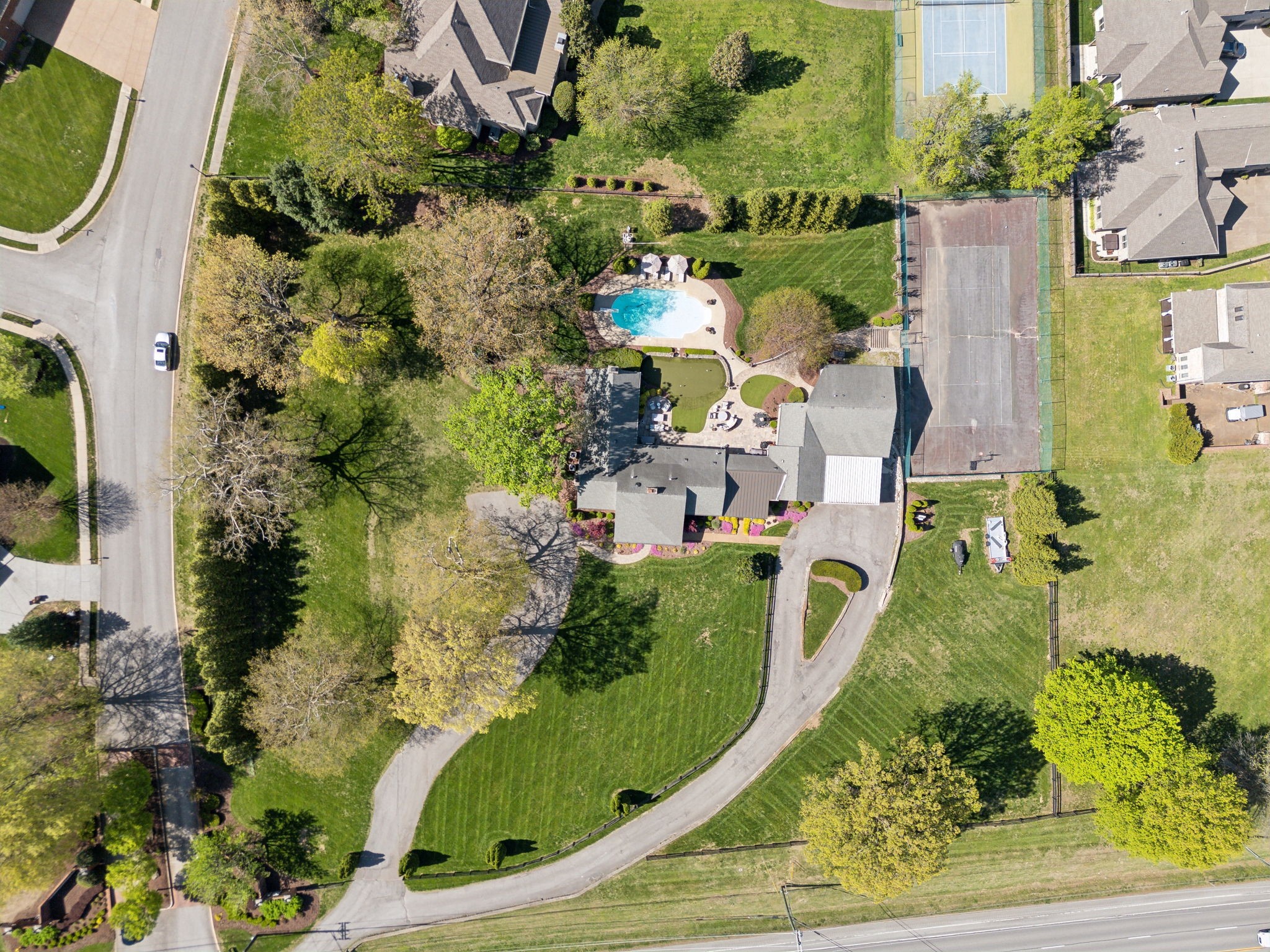 440 E Main St
