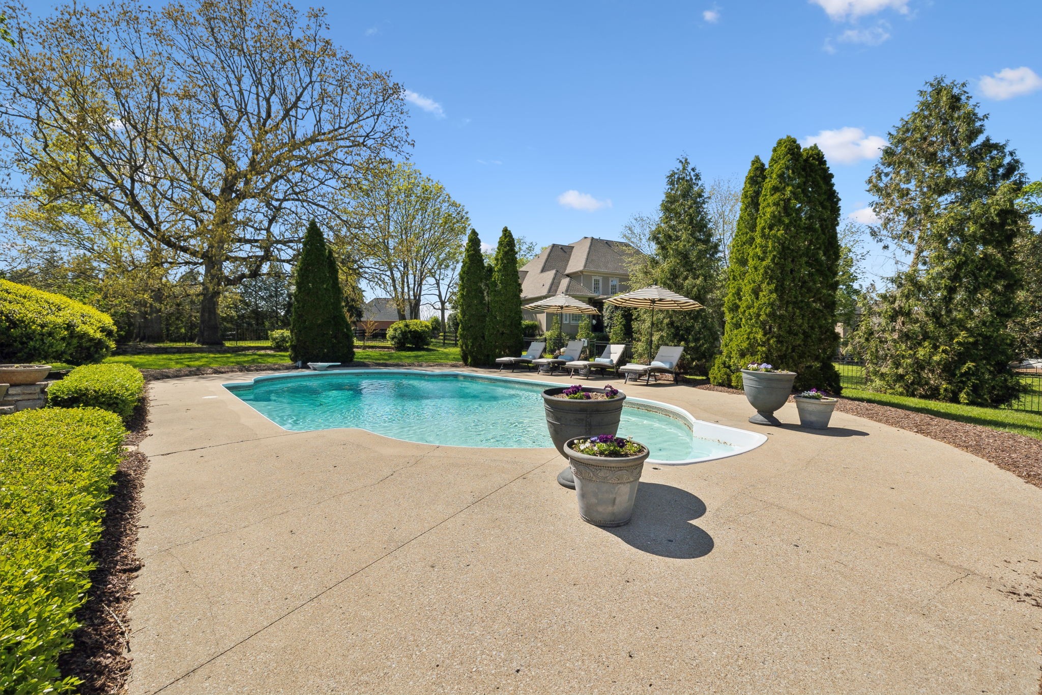 440 E Main St