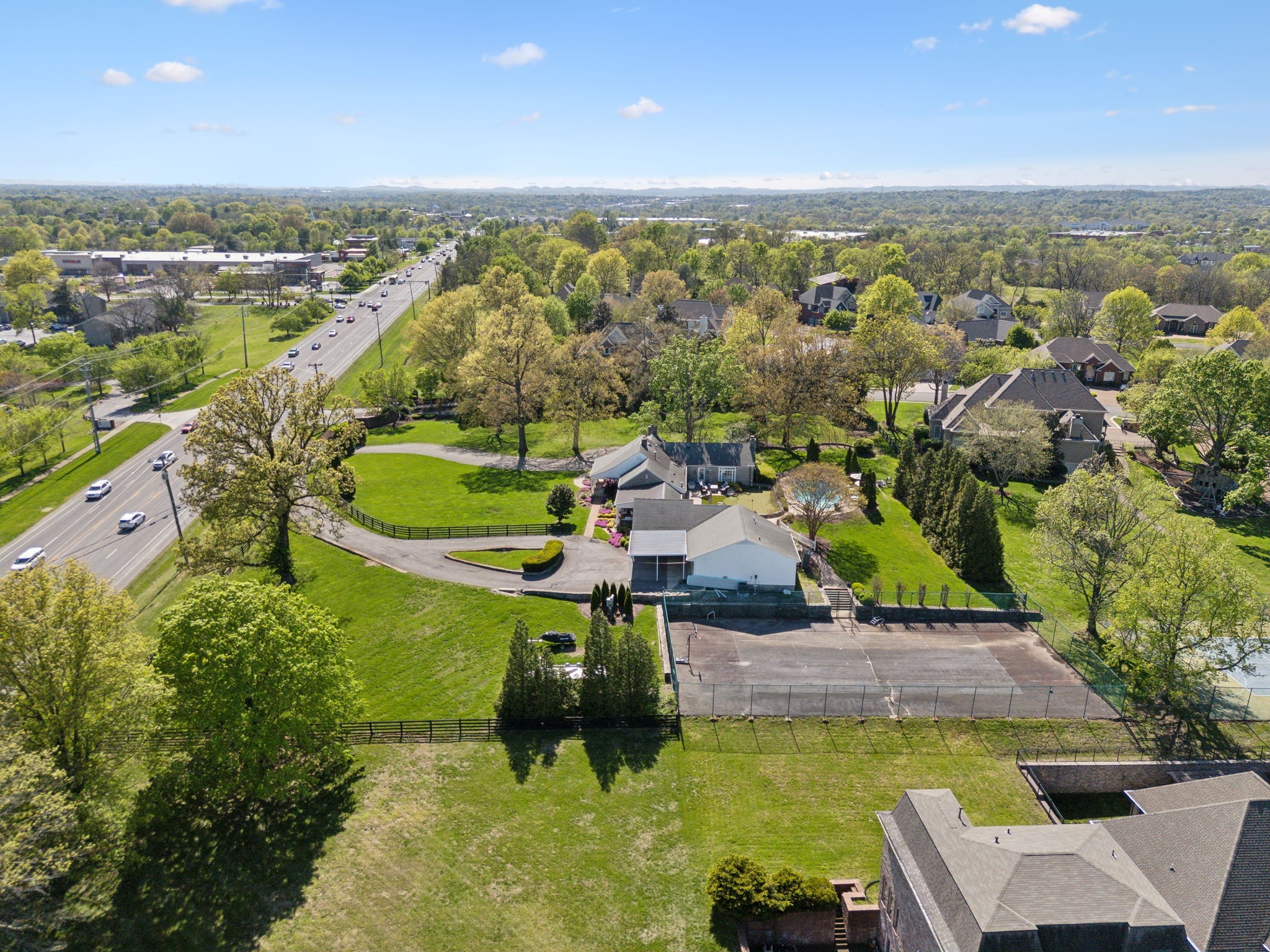 440 E Main St