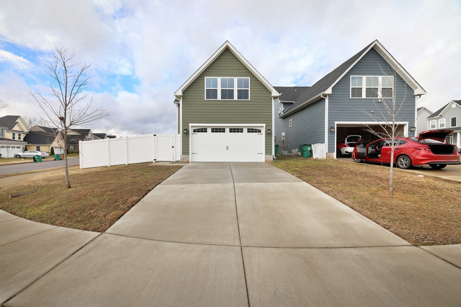 1347 Tree House Dr