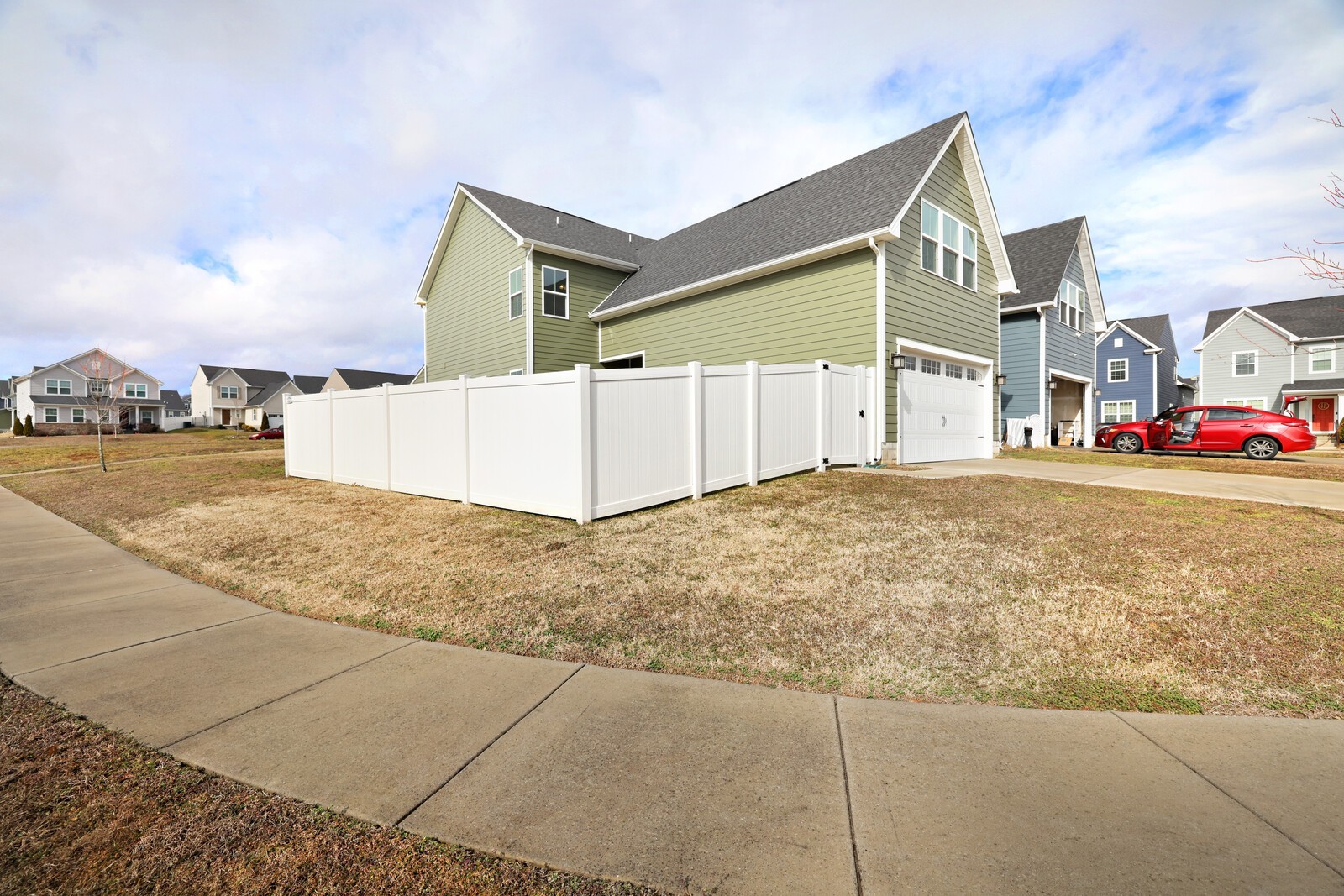 1347 Tree House Dr