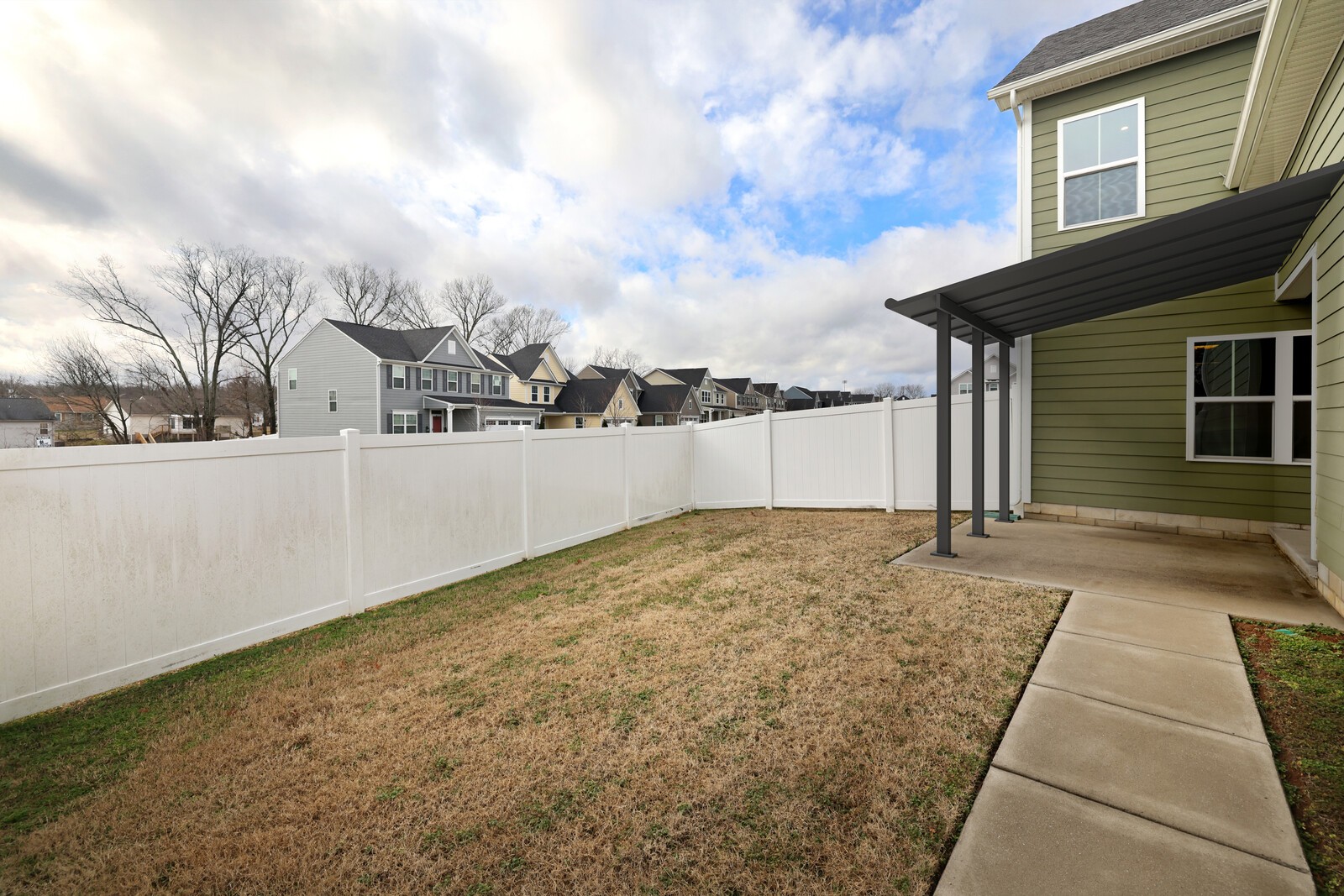 1347 Tree House Dr