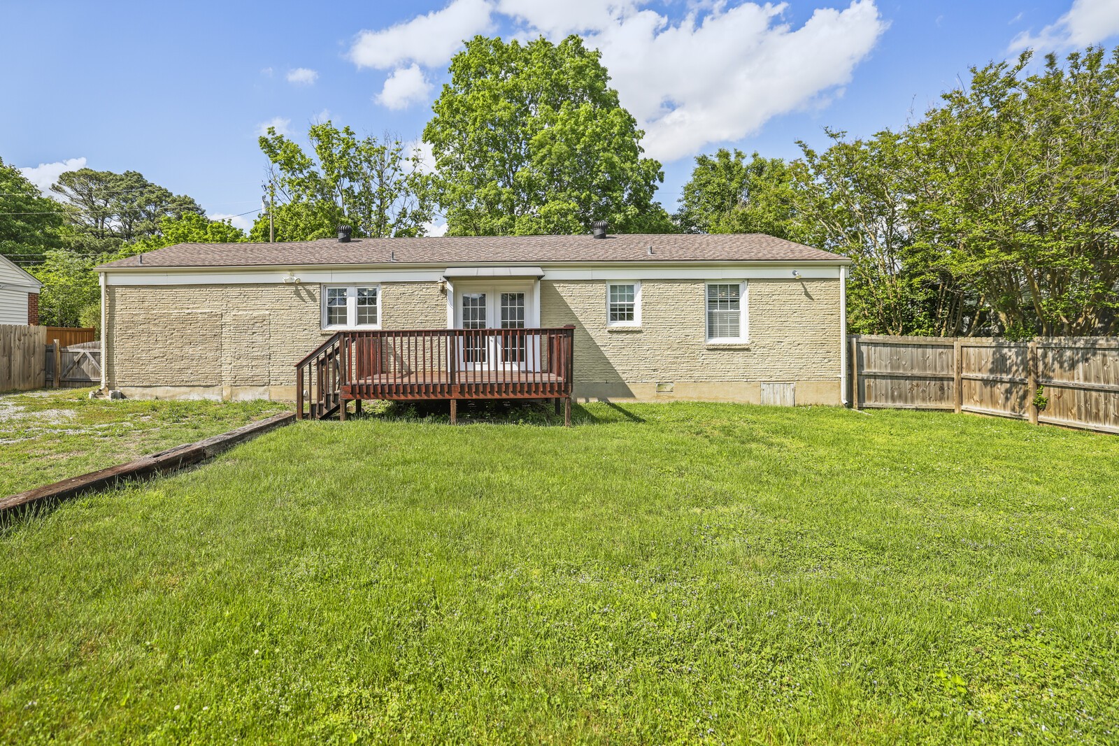 204 James Ave