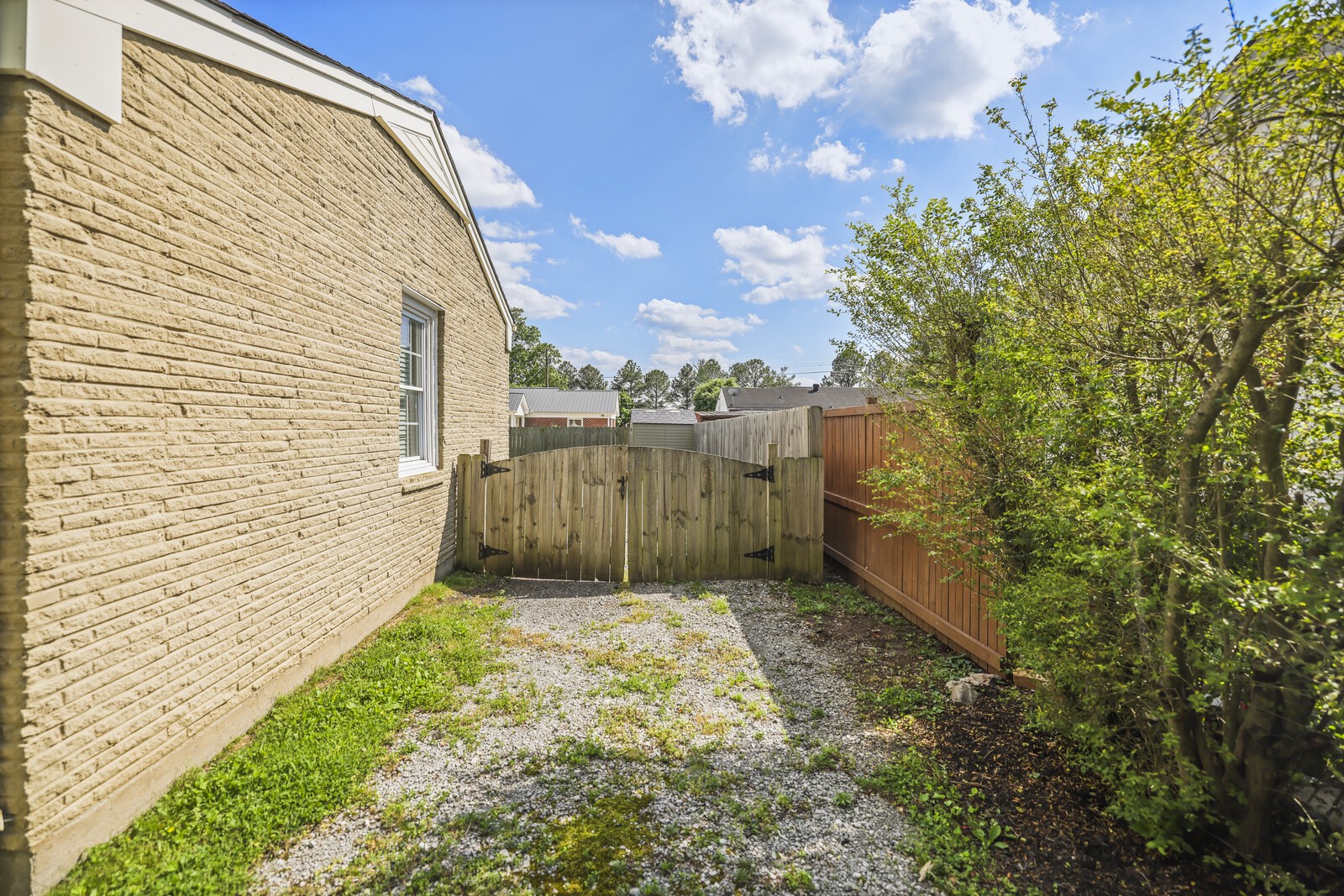 204 James Ave