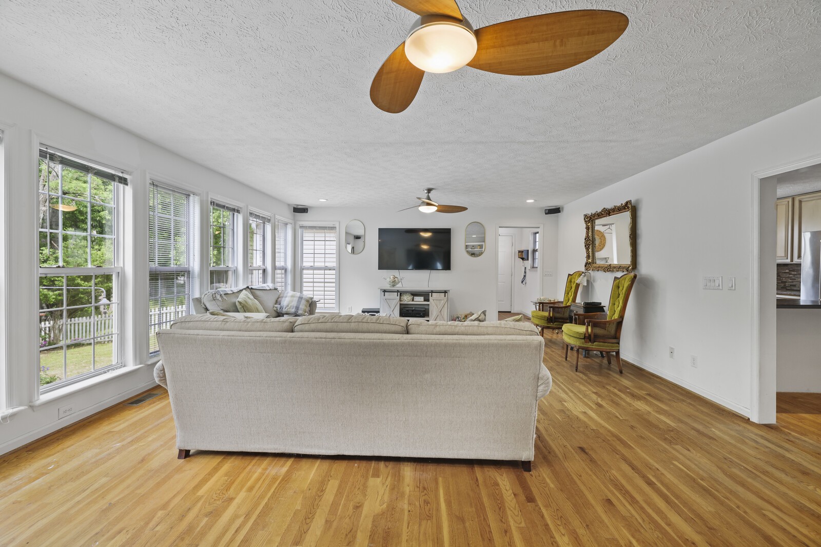 672 Old Snow Hill Rd