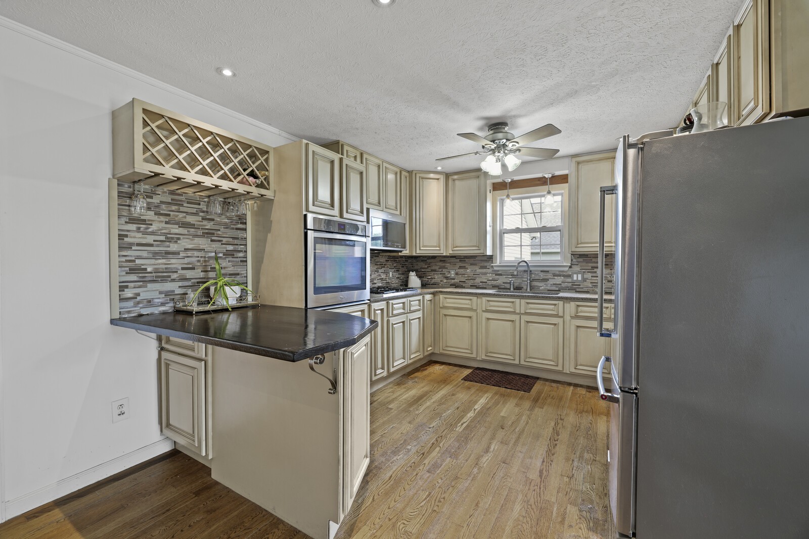 672 Old Snow Hill Rd