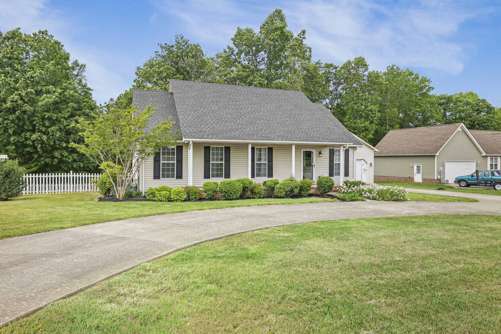 672 Old Snow Hill Rd