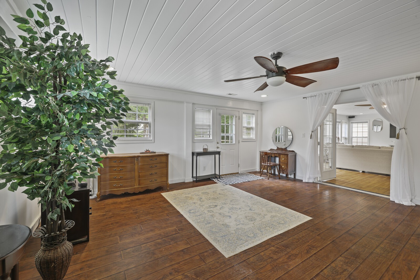 672 Old Snow Hill Rd
