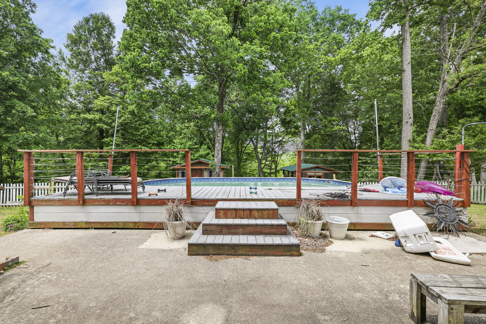 672 Old Snow Hill Rd