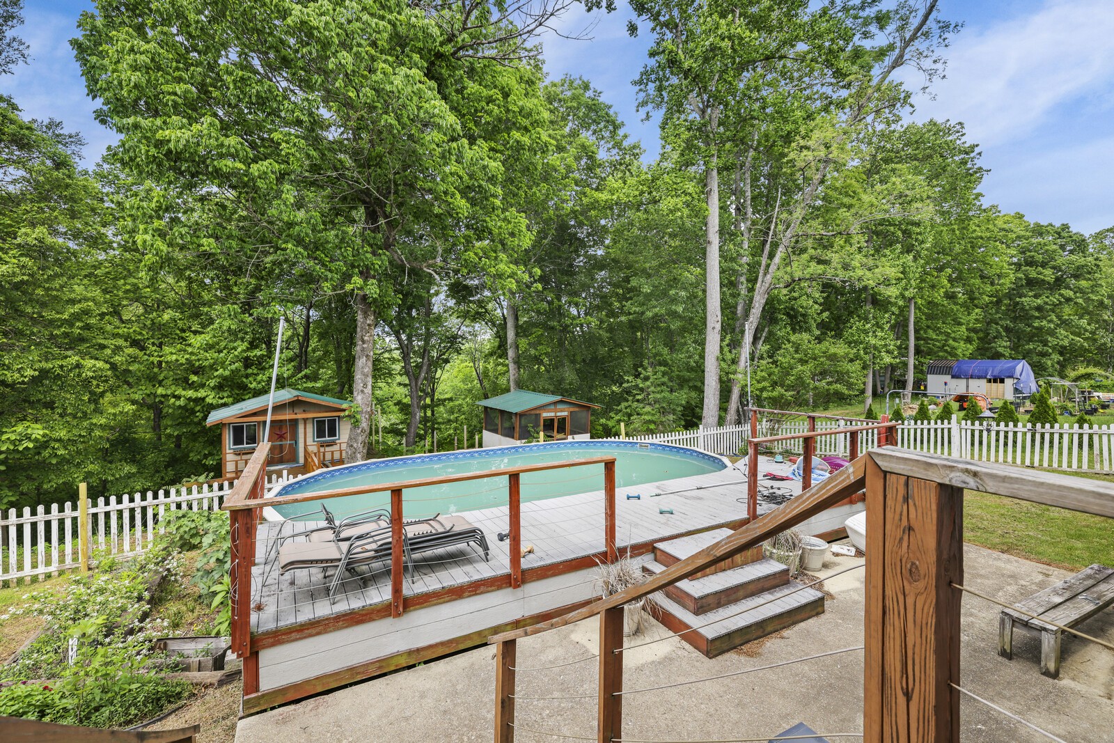 672 Old Snow Hill Rd