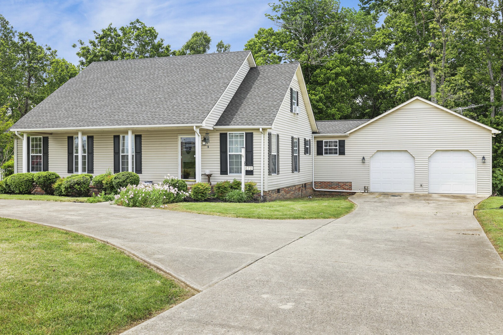 672 Old Snow Hill Rd