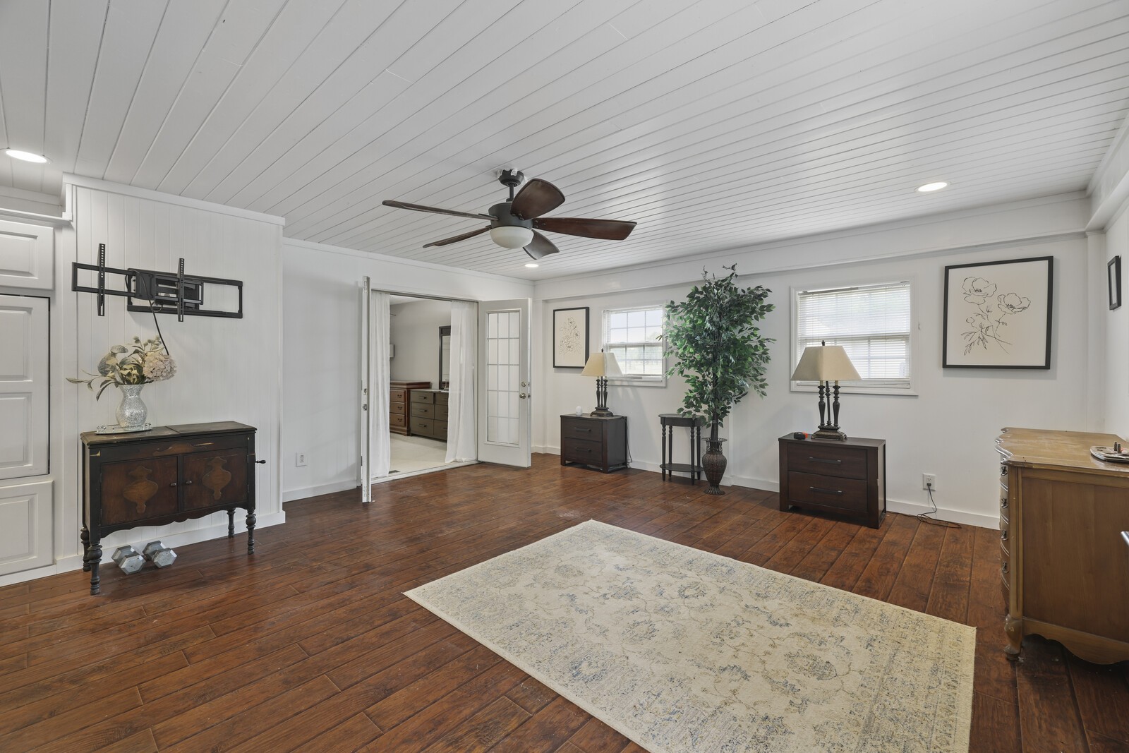 672 Old Snow Hill Rd