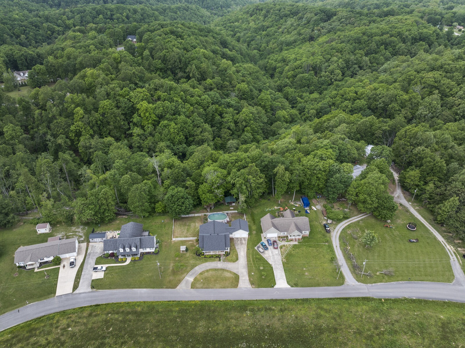 672 Old Snow Hill Rd