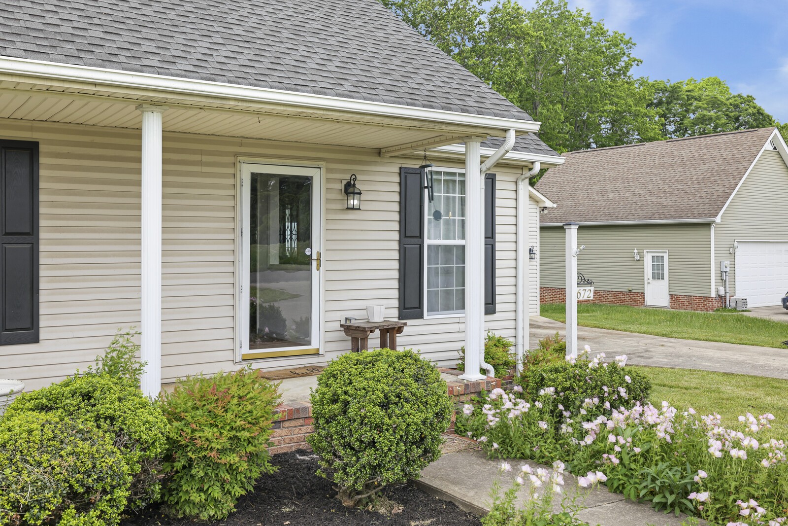 672 Old Snow Hill Rd