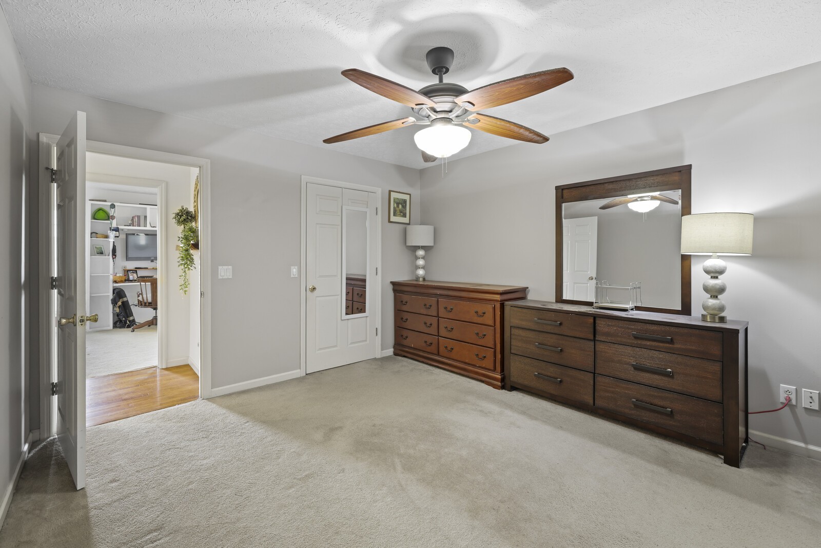 672 Old Snow Hill Rd