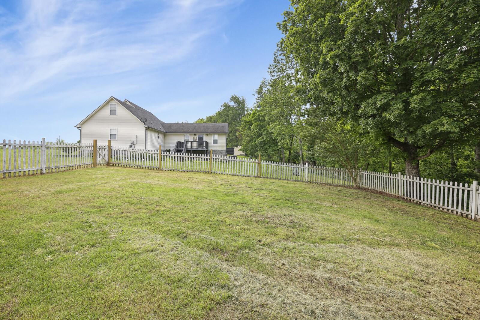 672 Old Snow Hill Rd