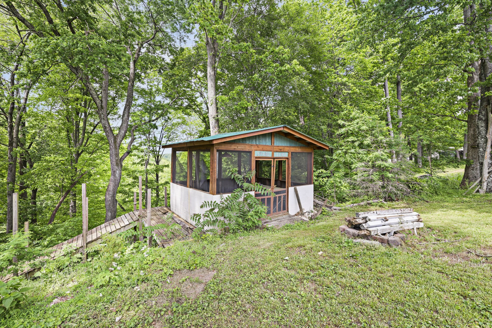 672 Old Snow Hill Rd