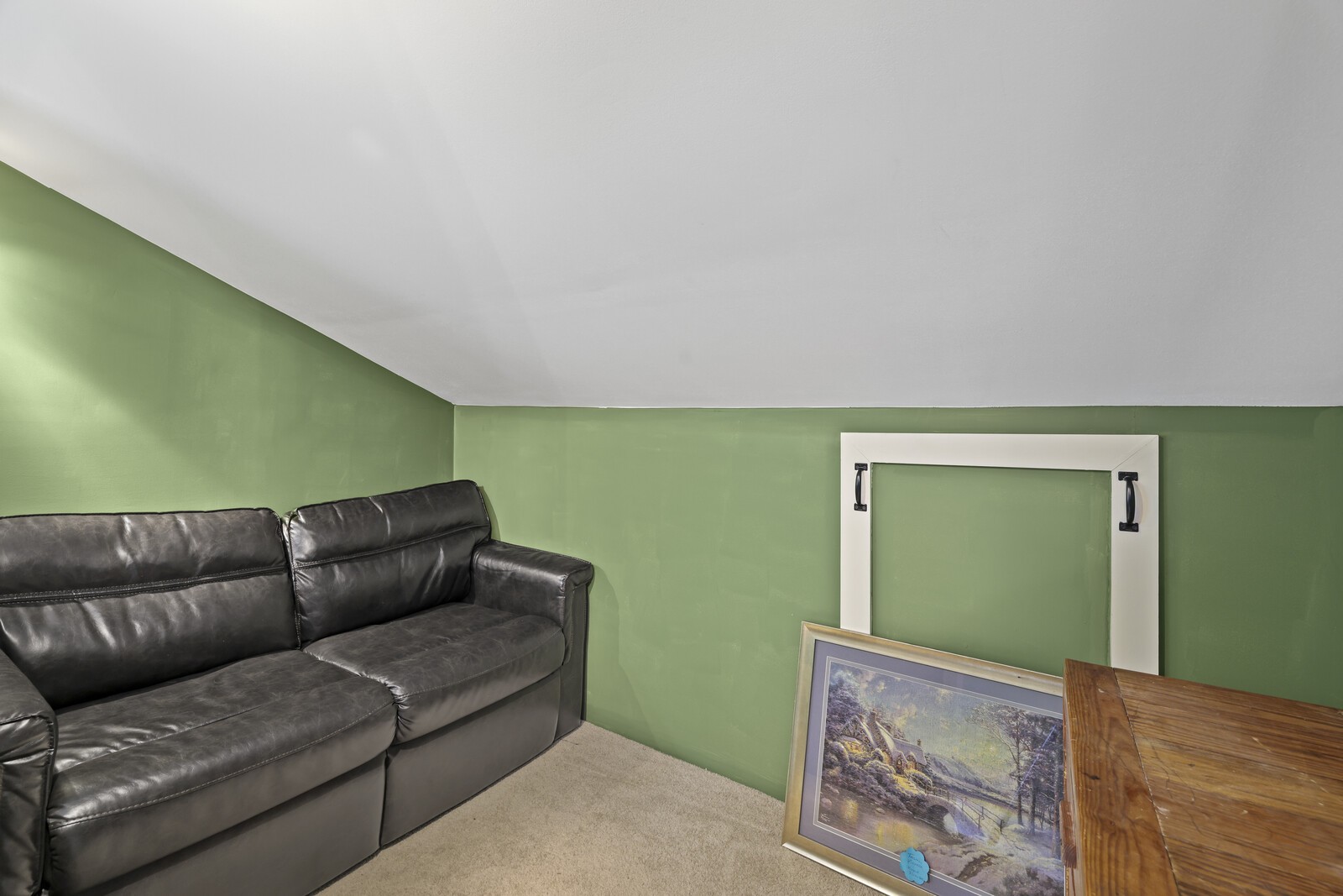 672 Old Snow Hill Rd