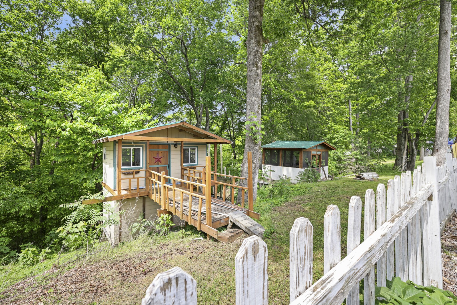 672 Old Snow Hill Rd