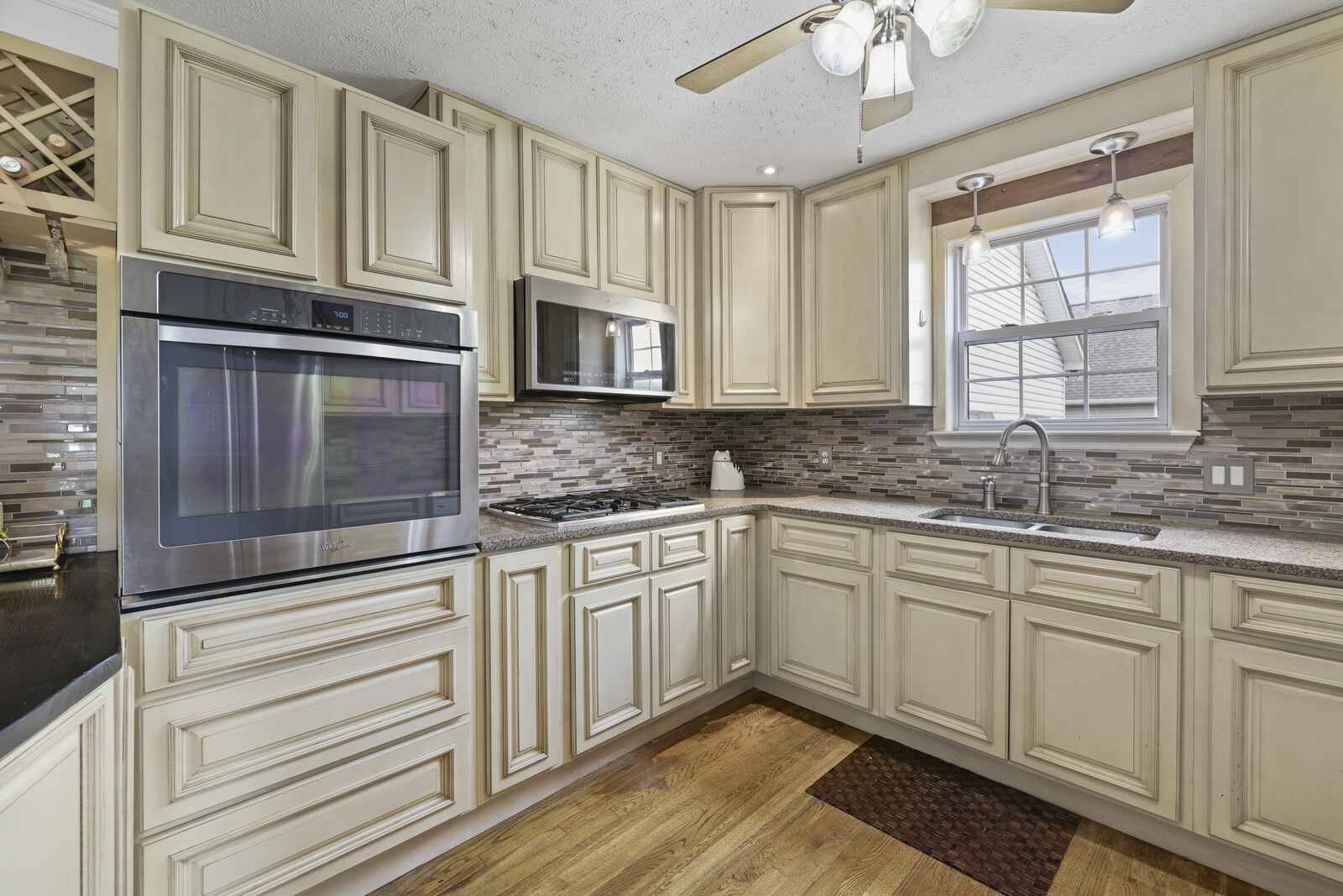 672 Old Snow Hill Rd